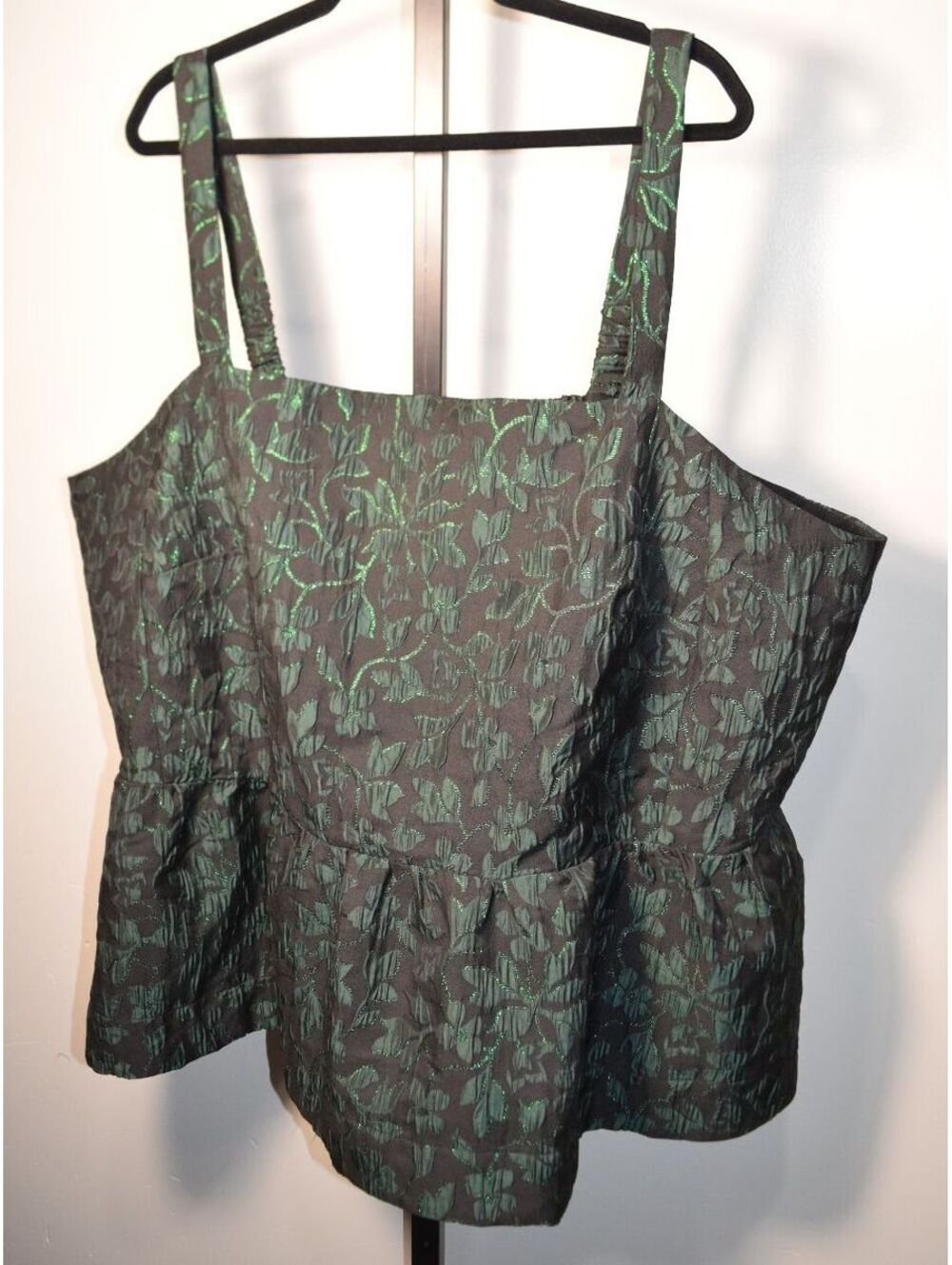 NWOT Scoop Womens Plus 4X Black Green Metallic Floral Jacquard Peplum Camisole